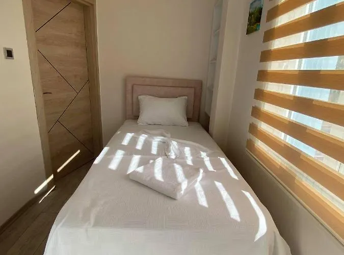 Maleyna Kemer